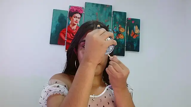 Snapshot of Selena_fox7 chatting on 02.20.25 Selena fox7 online show from 02.20.25