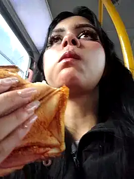 Snapshot of CHLOE_ISABELL chatting on 03.21.25 CHLOE ISABELL online show from 03.21.25