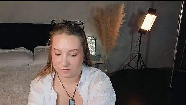 Snapshot of Saint_Vicious chatting on 10.09.25 Saint Vicious online show from 10.09.25