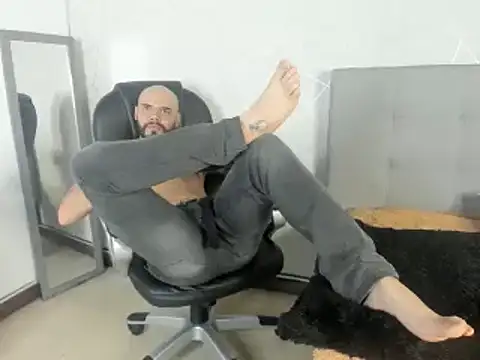 Luke Diaz7 online show from 02.13.25