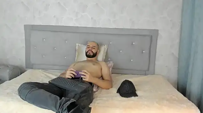 Luke Diaz7 online show from 02.17.25