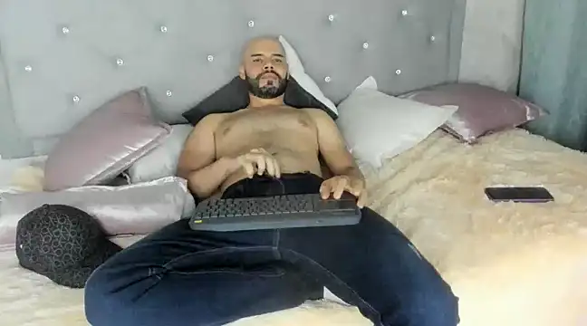 Luke Diaz7 online show from 02.24.25