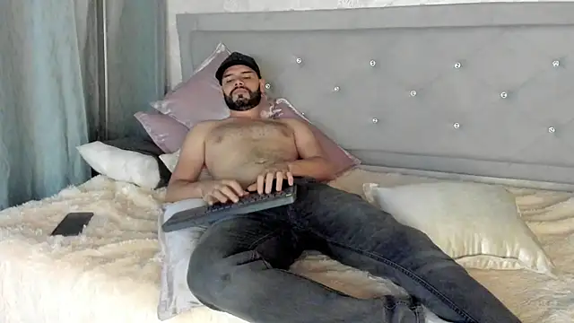 Luke Diaz7 online show from 03.02.25