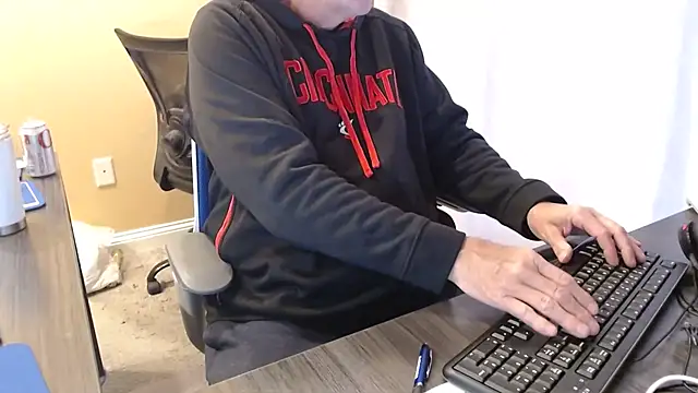 olderandwiser2 online show from 03.05.25