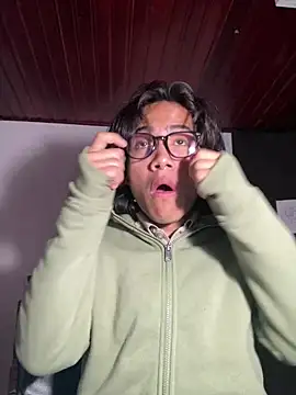 Snapshot of shadowsofgarden chatting on 02.21.25 shadowsofgarden online show from 02.21.25