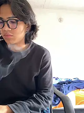 Snapshot of shadowsofgarden chatting on 03.02.25 shadowsofgarden online show from 03.02.25