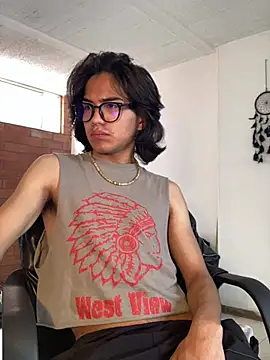 Snapshot of shadowsofgarden chatting on 03.09.25 shadowsofgarden online show from 03.09.25