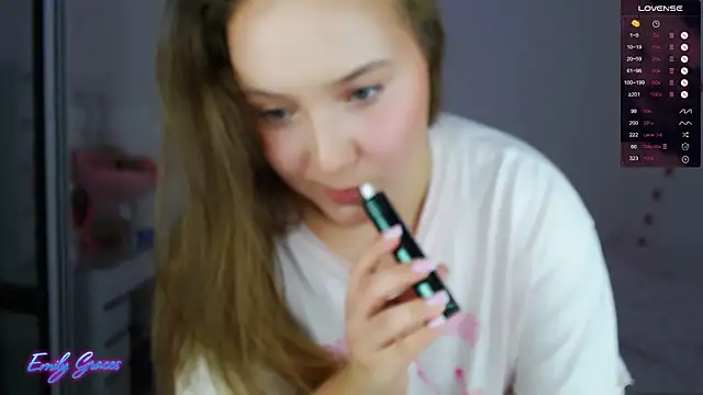 Snapshot of EmilyxxGraces chatting on 09.16.25 EmilyxxGraces online show from 09.16.25