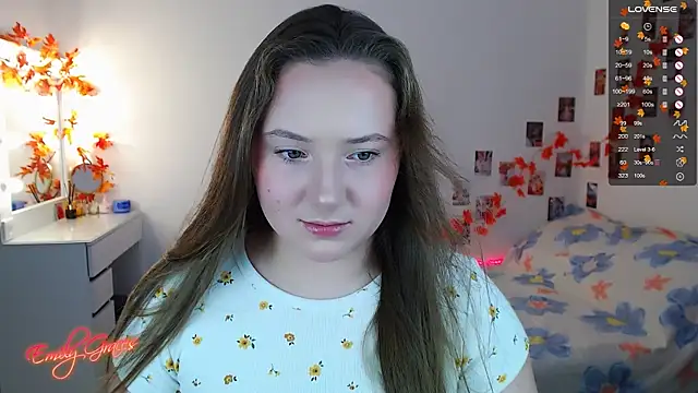 Snapshot of EmilyxxGraces chatting on 10.20.25 EmilyxxGraces online show from 10.20.25