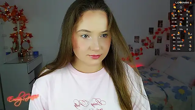 Snapshot of EmilyxxGraces chatting on 10.27.25 EmilyxxGraces online show from 10.27.25