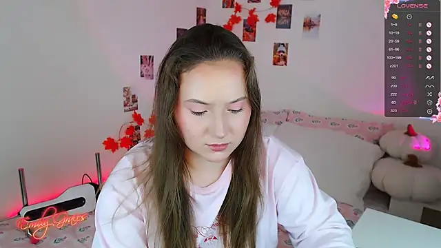 Snapshot of EmilyxxGraces chatting on 11.22.25 EmilyxxGraces online show from 11.22.25