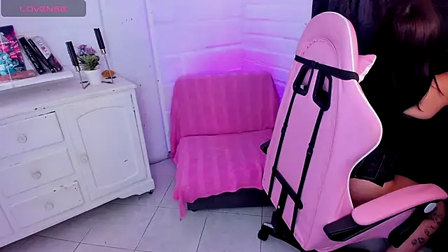 Nyx Blackmoon online show from 11.17.25