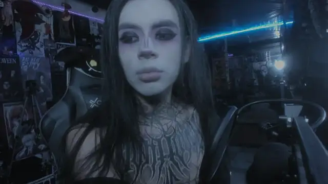 Snapshot of rotten_dreams chatting on 03.11.25 rotten dreams online show from 03.11.25