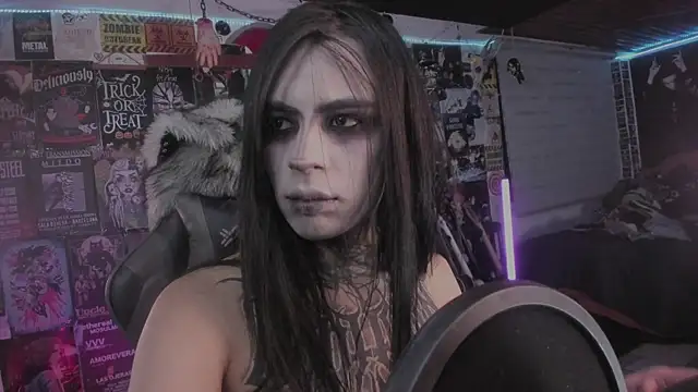 Snapshot of rotten_dreams chatting on 04.14.26 rotten dreams online show from 04.14.26