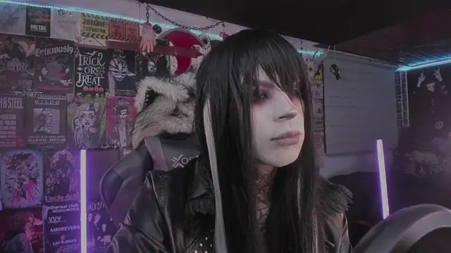 Snapshot of rotten_dreams chatting on 05.21.26 rotten dreams online show from 05.21.26