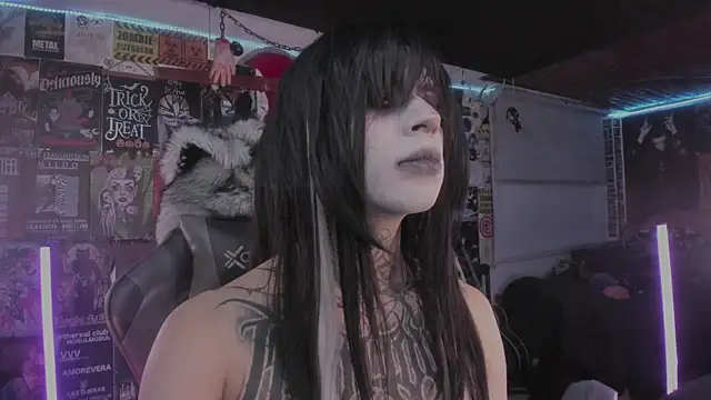 Snapshot of rotten_dreams chatting on 05.23.26 rotten dreams online show from 05.23.26