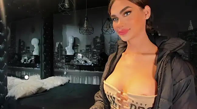 SoySabrinaThebest online show from 02.13.25