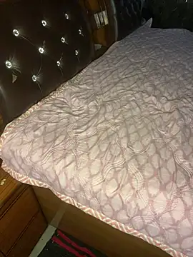 Snapshot of slust64 chatting on 03.12.25 slust64 online show from 03.12.25