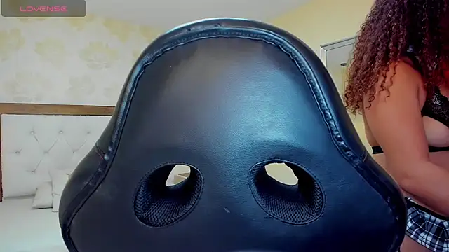 MELINAMARTINS online show from 02.15.25