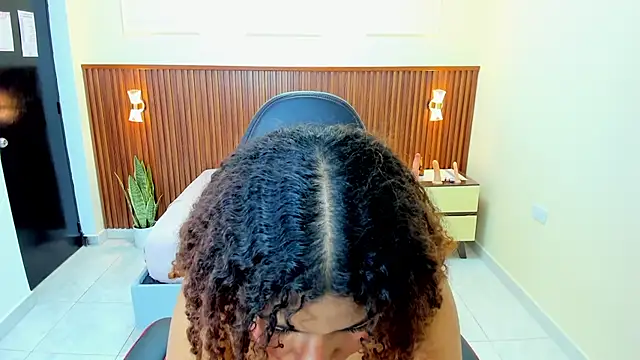 MELINAMARTINS online show from 03.13.25