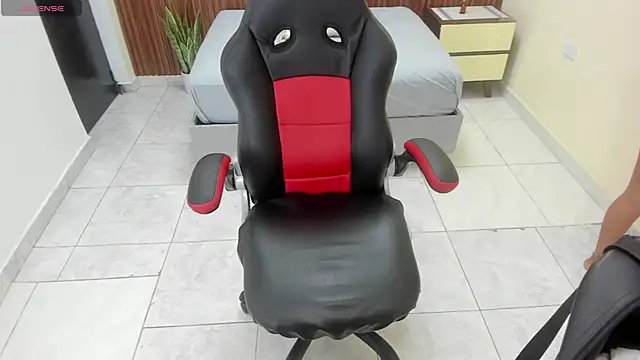 MELINAMARTINS online show from 09.10.25