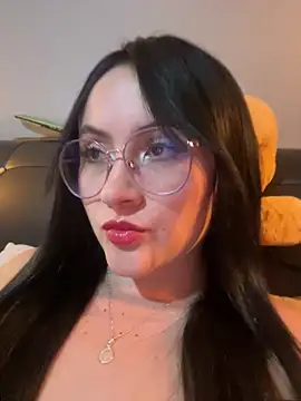 Snapshot of ValentinaOrtiz3 chatting on 11.09.25 ValentinaOrtiz3 online show from 11.09.25