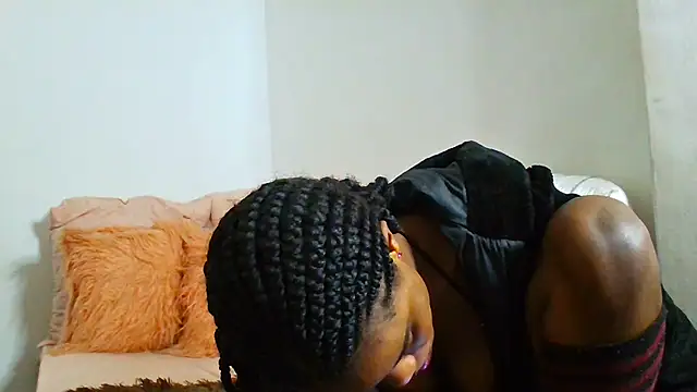 Snapshot of victora3 chatting on 10.21.25 victora3 online show from 10.21.25