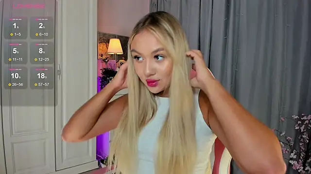 Snapshot of _Loneve__ chatting on 09.16.25 Loneve online show from 09.16.25