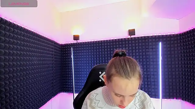 Snapshot of Lika_0ne chatting on 02.21.25 Lika 0ne online show from 02.21.25