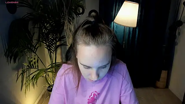 Snapshot of Lika_0ne chatting on 09.24.25 Lika 0ne online show from 09.24.25