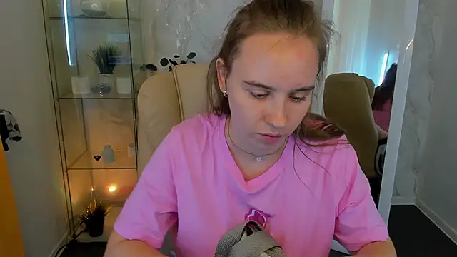 Snapshot of Lika_0ne chatting on 09.27.25 Lika 0ne online show from 09.27.25