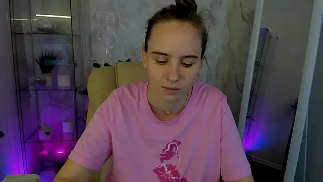 Snapshot of Lika_0ne chatting on 10.18.25 Lika 0ne online show from 10.18.25