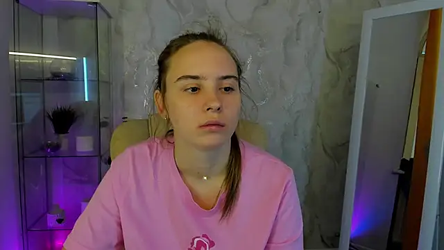 Snapshot of Lika_0ne chatting on 10.26.25 Lika 0ne online show from 10.26.25