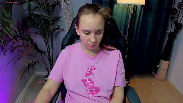 Snapshot of Lika_0ne chatting on 10.28.25 Lika 0ne online show from 10.28.25