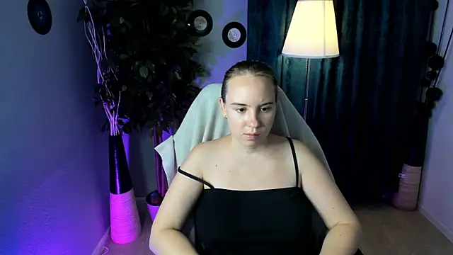 Snapshot of Lika_0ne chatting on 07.25.26 Lika 0ne online show from 07.25.26