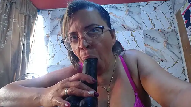 Snapshot of alina_maturehot chatting on 01.16.26 alina maturehot online show from 01.16.26