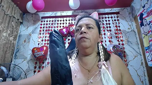 Snapshot of alina_maturehot chatting on 02.11.26 alina maturehot online show from 02.11.26