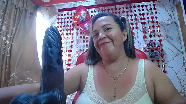 Snapshot of alina_maturehot chatting on 02.15.26 alina maturehot online show from 02.15.26