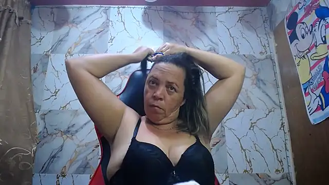 Snapshot of alina_maturehot chatting on 02.17.26 alina maturehot online show from 02.17.26