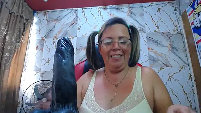 Snapshot of alina_maturehot chatting on 02.26.26 alina maturehot online show from 02.26.26