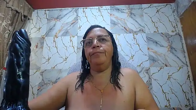 Snapshot of alina_maturehot chatting on 06.20.26 alina maturehot online show from 06.20.26