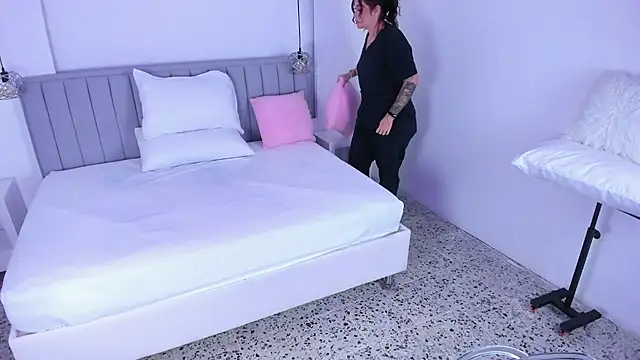 isolari  online show from 12.12.24