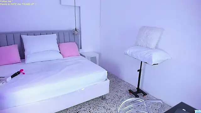 isolari  online show from 12.13.24