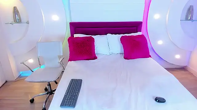 isolari  online show from 02.01.25