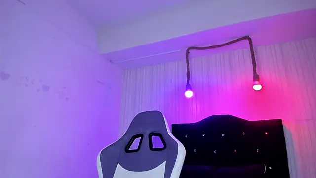 nicky angel1 online show from 10.21.25