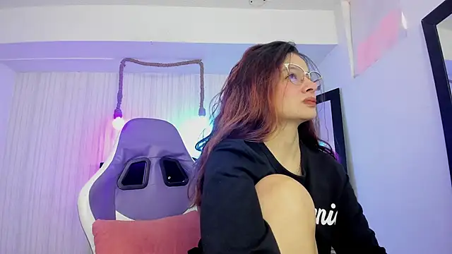 Snapshot of nicky_angel1 chatting on 06.26.26 nicky angel1 online show from 06.26.26