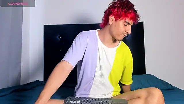 Snapshot of angel_starxx chatting on 02.13.25 angel starxx online show from 02.13.25