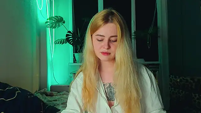 Alexa Pirs online show from 03.05.25