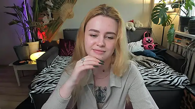 Snapshot of Alexa_Pirs chatting on 04.07.26 Alexa Pirs online show from 04.07.26