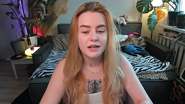 Snapshot of Alexa_Pirs chatting on 04.13.26 Alexa Pirs online show from 04.13.26